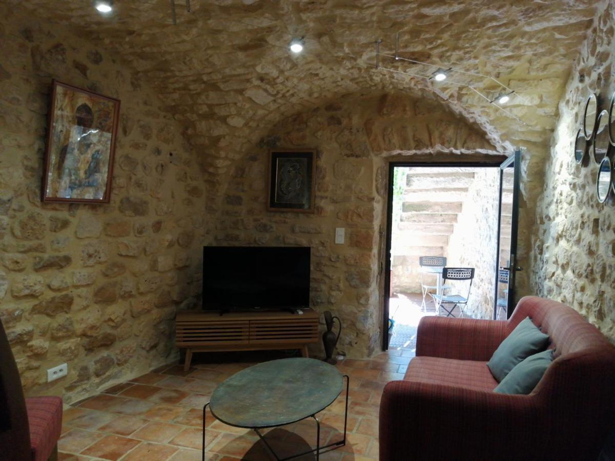 Gîte d'Emeline Bourdic Exterior foto