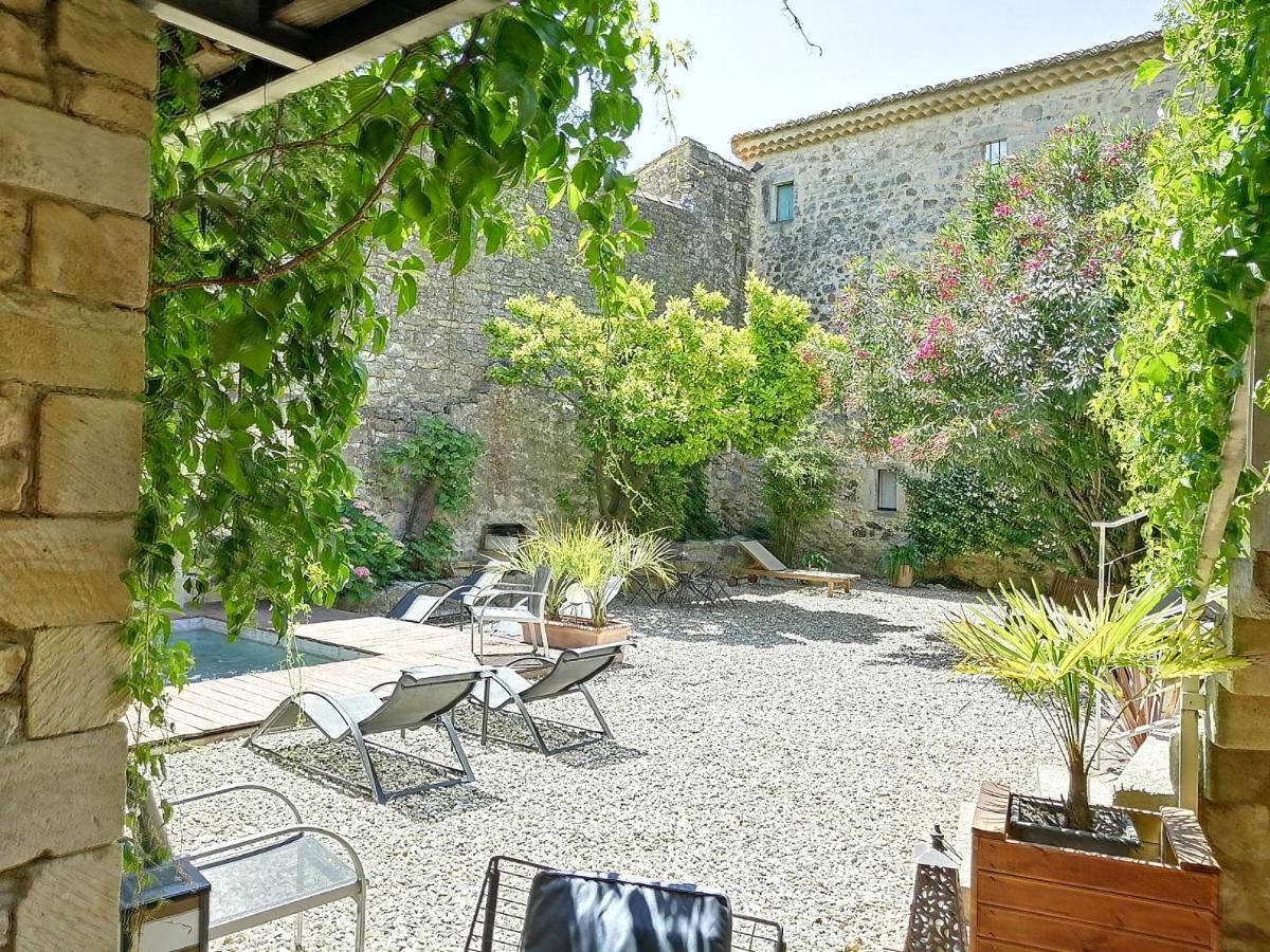 Gîte d'Emeline Bourdic Exterior foto